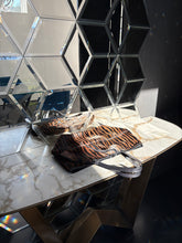 Carica l'immagine nel visualizzatore di Gallery, RIVOLTA - large