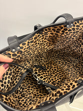 Carica l'immagine nel visualizzatore di Gallery, RIVOLTA - large