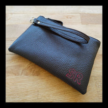 Carica l'immagine nel visualizzatore di Gallery, Lettere / numeri in pelle