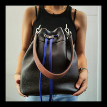 Carica l'immagine nel visualizzatore di Gallery, Bucket Bag - Large