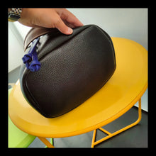 Carica l'immagine nel visualizzatore di Gallery, Bucket Bag - Large