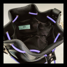 Carica l'immagine nel visualizzatore di Gallery, Bucket Bag - Large