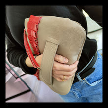 Carica l'immagine nel visualizzatore di Gallery, Mod. 3020 applicazione in pelle