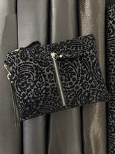 Carica l'immagine nel visualizzatore di Gallery, Pochette in pelle 2620
