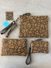 Carica l&#39;immagine nel visualizzatore di Gallery, Pochette in pelle 2620
