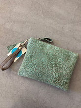 Carica l&#39;immagine nel visualizzatore di Gallery, Pochette in pelle 2620
