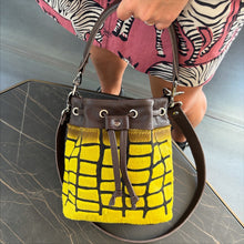 Carica l&#39;immagine nel visualizzatore di Gallery, Bucket Bag - Small
