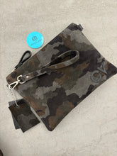 Carica l'immagine nel visualizzatore di Gallery, 2620 FM
