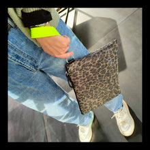 Carica l&#39;immagine nel visualizzatore di Gallery, mod. 3023-Tessuto
